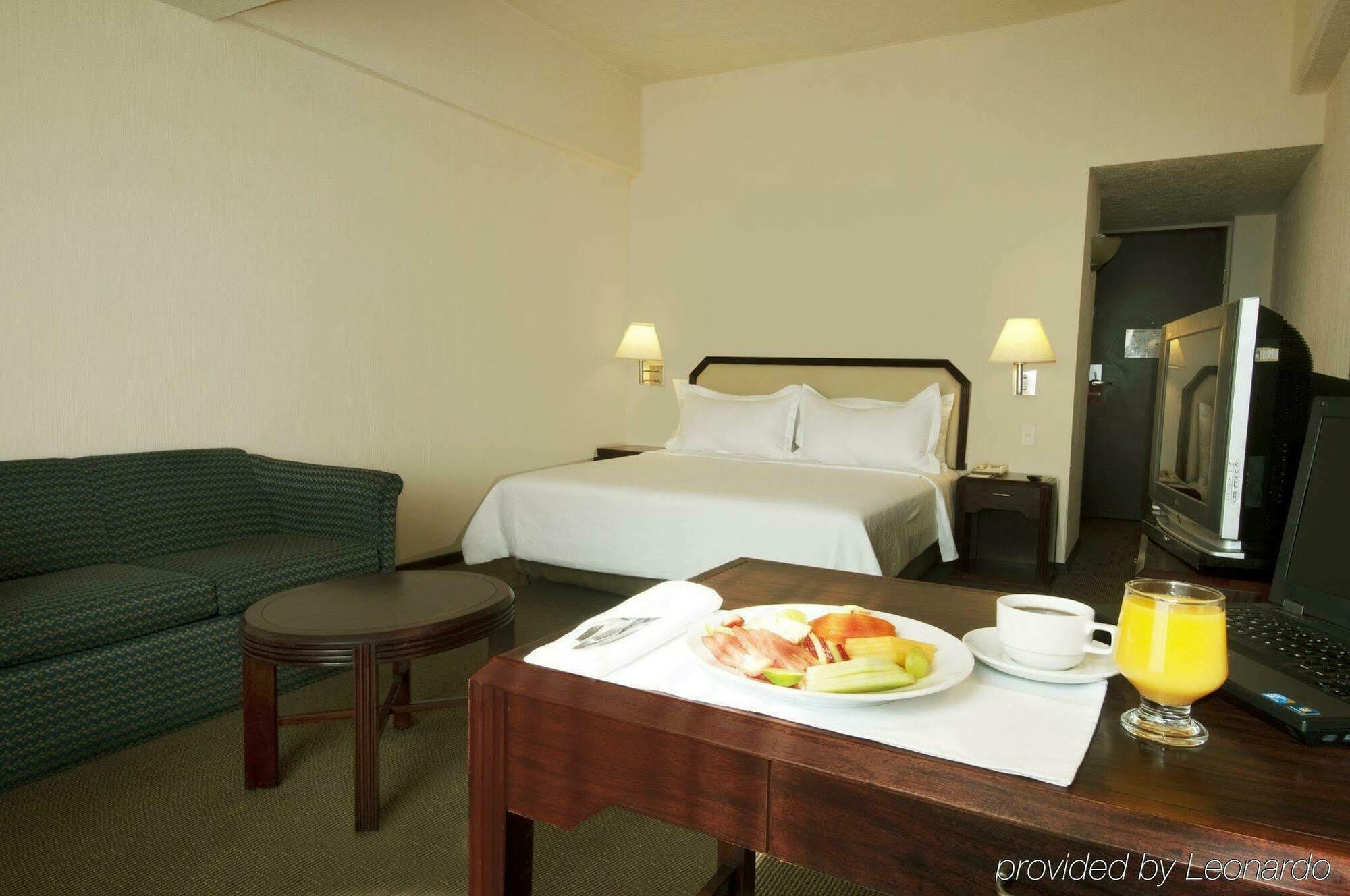 Fiesta Tlalnepantla Hotel